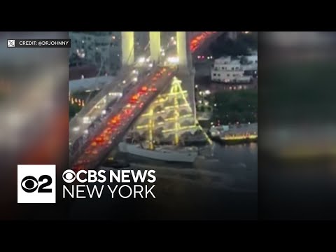 Videos show ship collision with Brooklyn Bridge