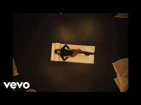 Selena Gomez - In The Dark (Official Music Video)